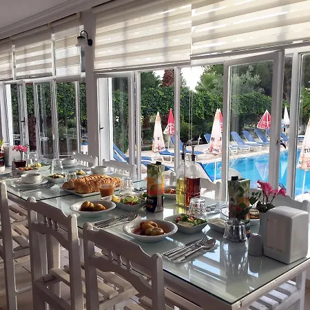 Hotel Kaizen Gate 3*